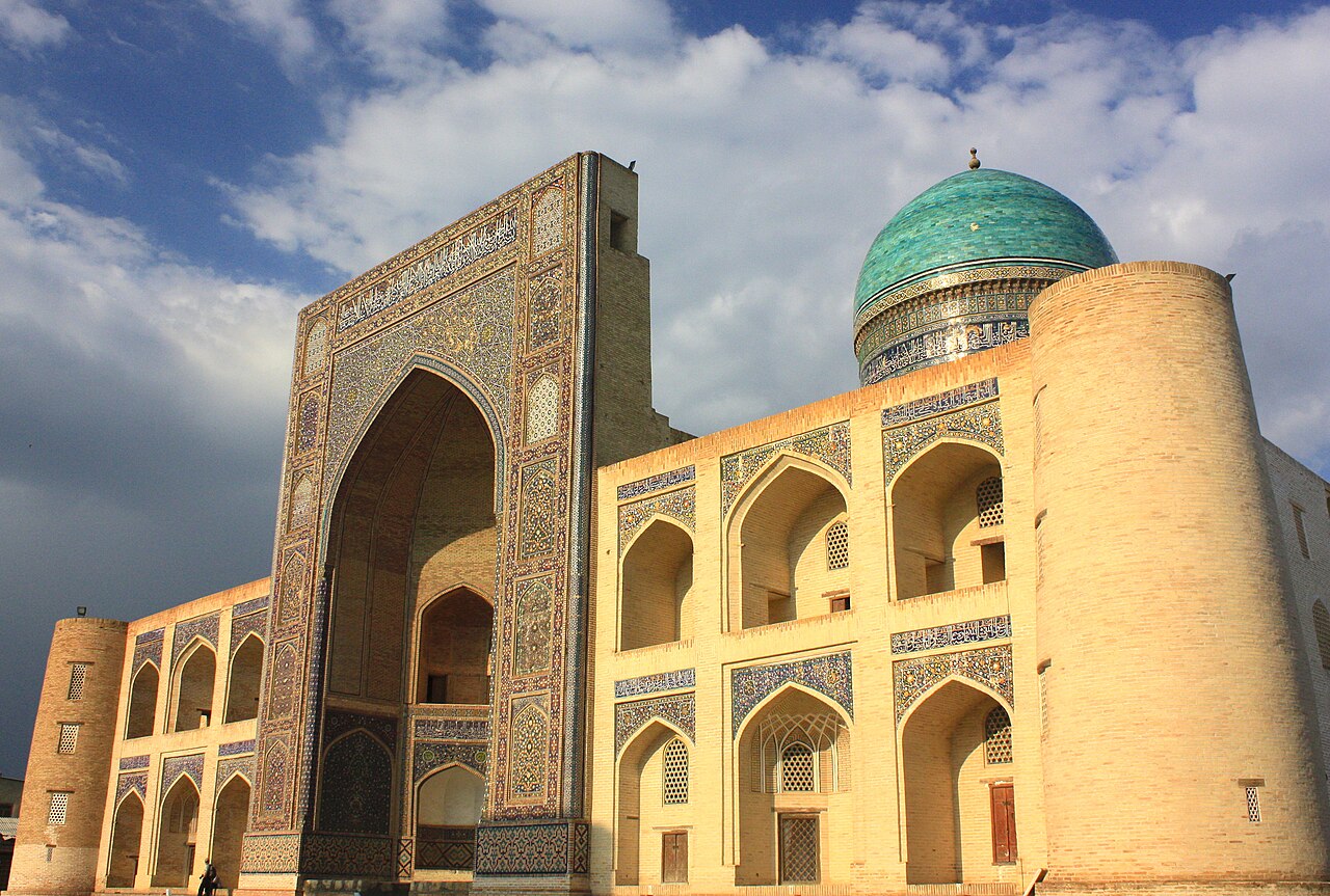 Mir Arab madrasasi, Buxoro